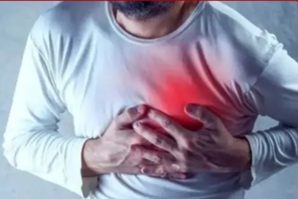হার্ট অ্যাটাকের যেসব লক্ষণ অবহেলা করা উচিত নয়।